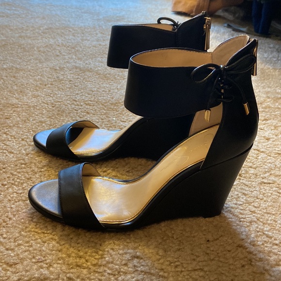 New Jessica Simpson Wedge Sandal - Picture 2 of 4